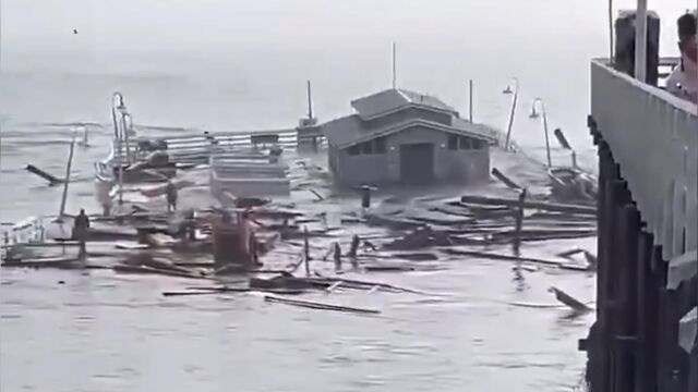 美国一码头垮塌致3人落海 强风暴引发事故